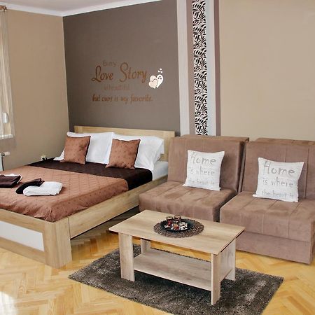 Apartment Cherry Zrenjanin Luaran gambar